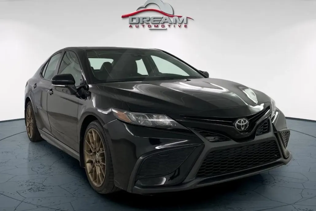 2023 Toyota Camry SE photo 1