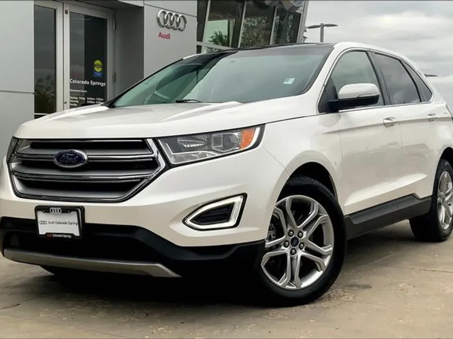 2017 Ford Edge Titanium photo 1