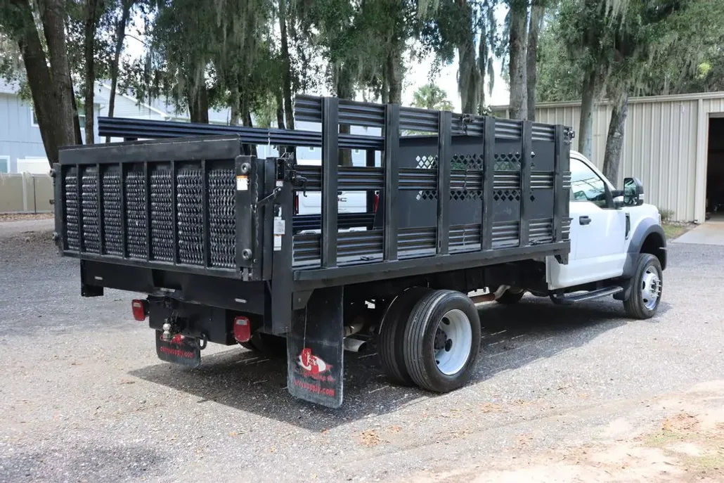 2022 Ford F-550 photo 1