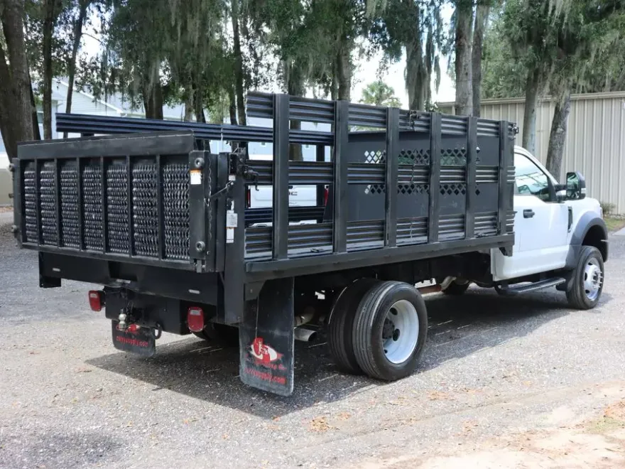 2022 Ford F-550 photo 1