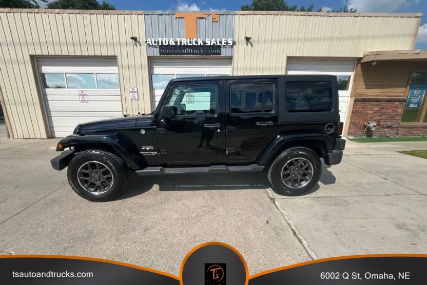 2018 Jeep Wrangler Unlimited Sahara Sport photo 1