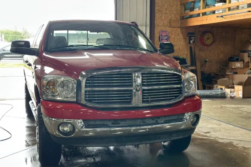 2008 Dodge Ram SLT photo 1