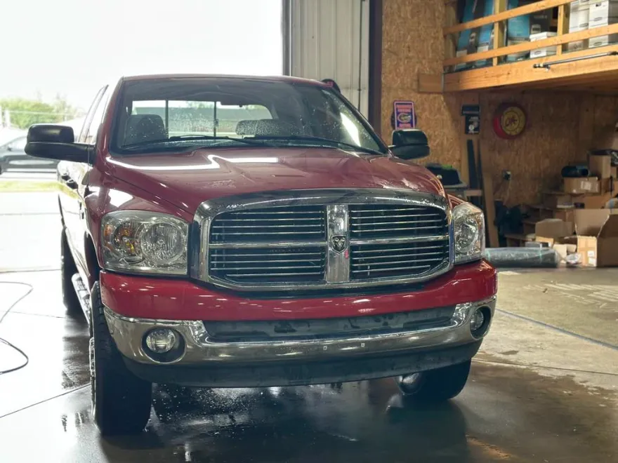 2008 Dodge Ram SLT photo 1