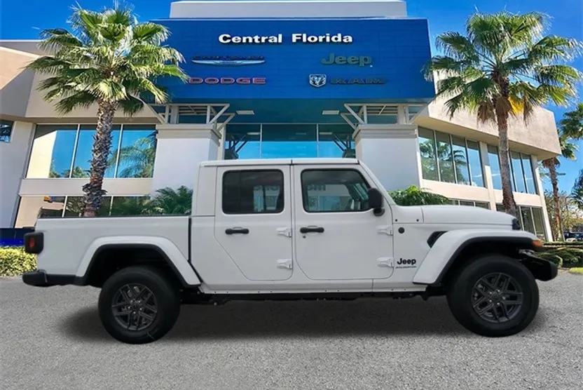 2025 Jeep Gladiator Sport S photo 1