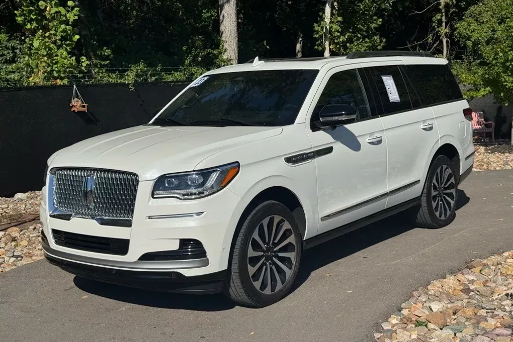 2023 Lincoln Navigator Reserve photo 1