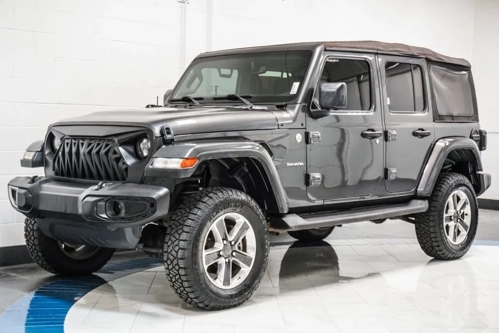 2018 Jeep Wrangler Unlimited Sahara photo 1