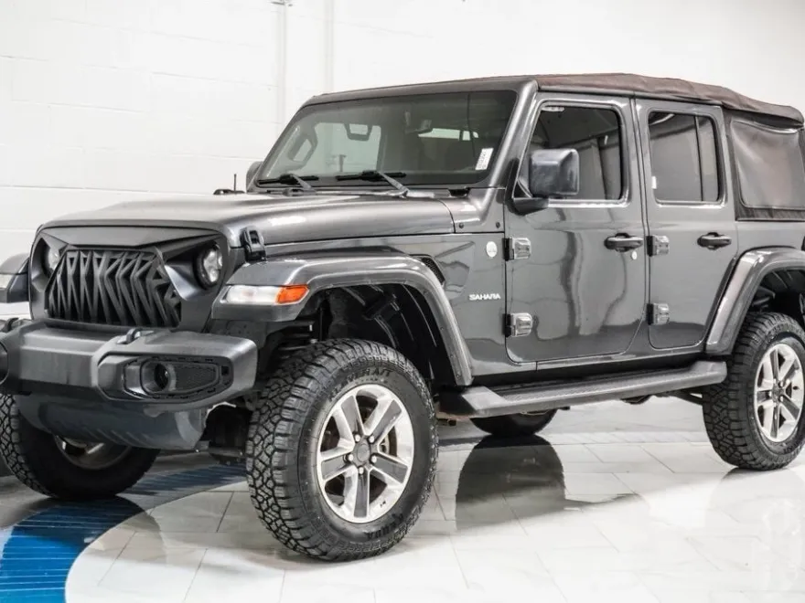 2018 Jeep Wrangler Unlimited Sahara photo 1
