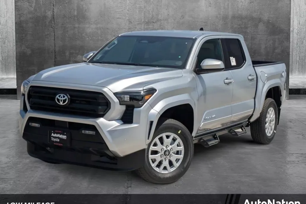 2024 Toyota Tacoma SR5 photo 1