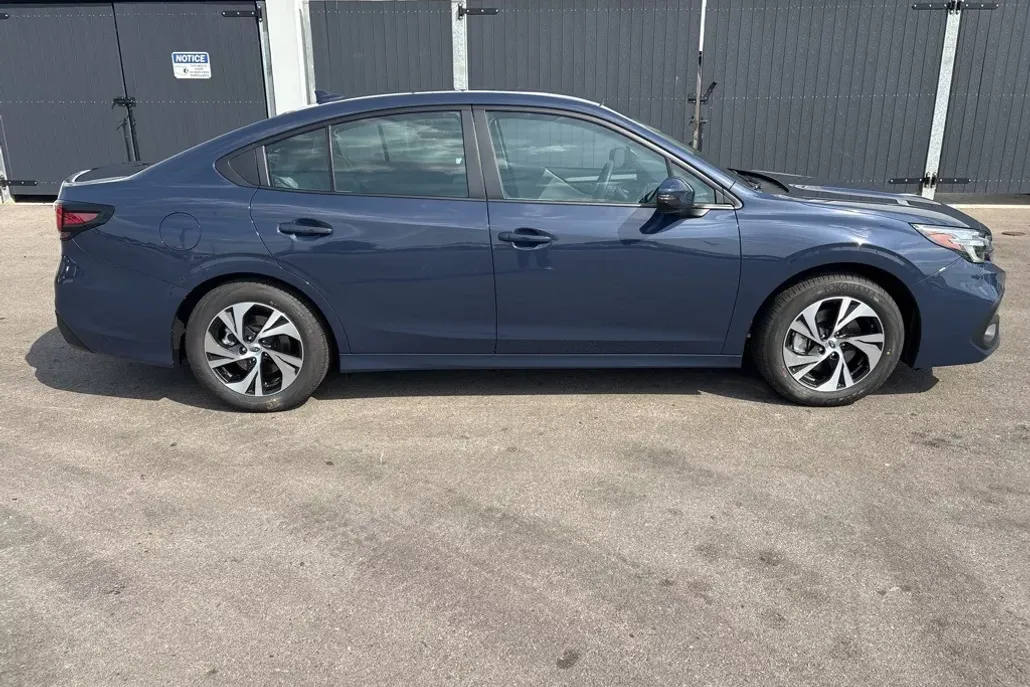 2025 Subaru Legacy Premium photo 1