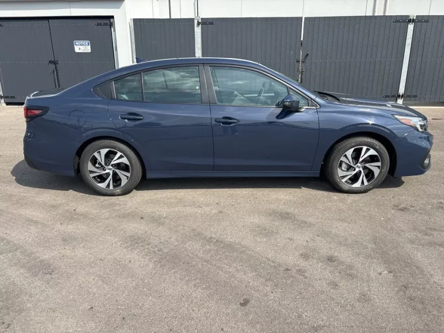 2025 Subaru Legacy Premium photo 1