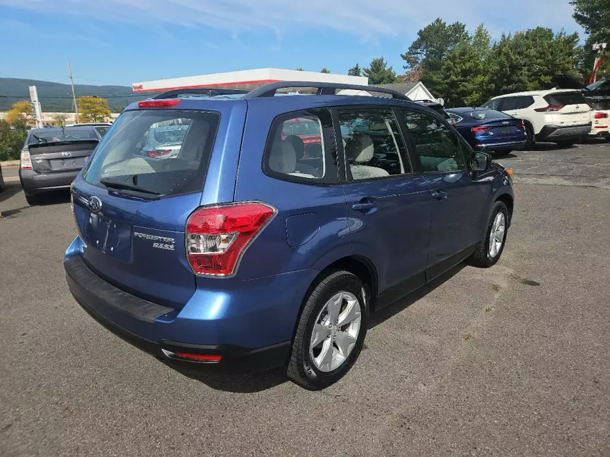 2015 Subaru Forester 2.5i photo 1