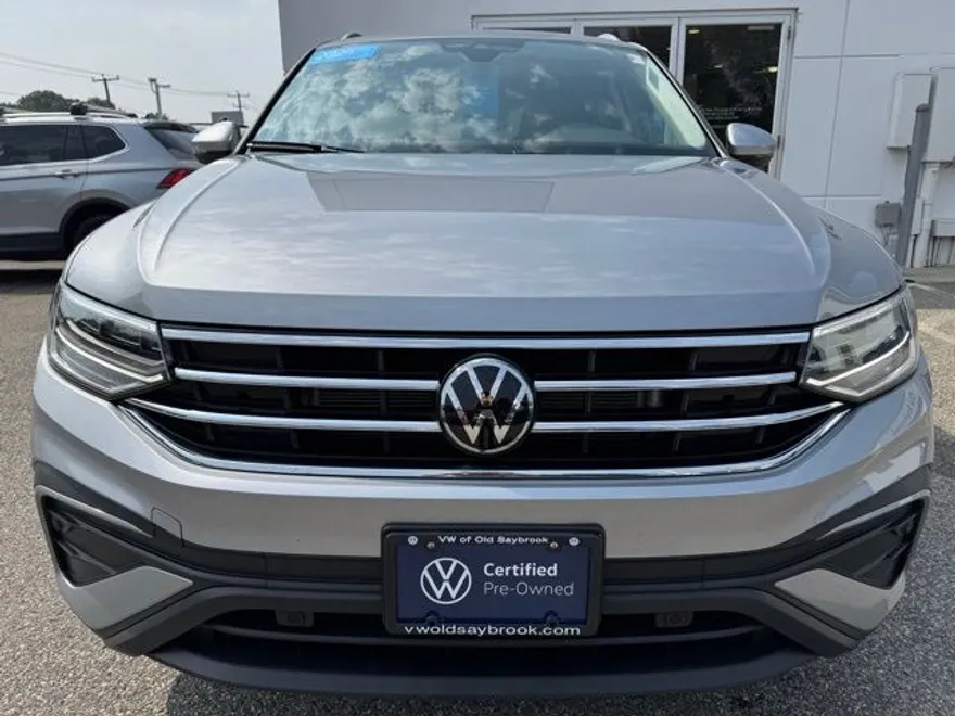 2024 Volkswagen Tiguan SE photo 1