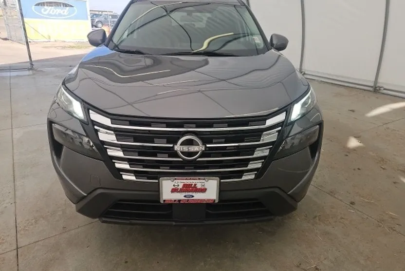2024 Nissan Rogue SV photo 1
