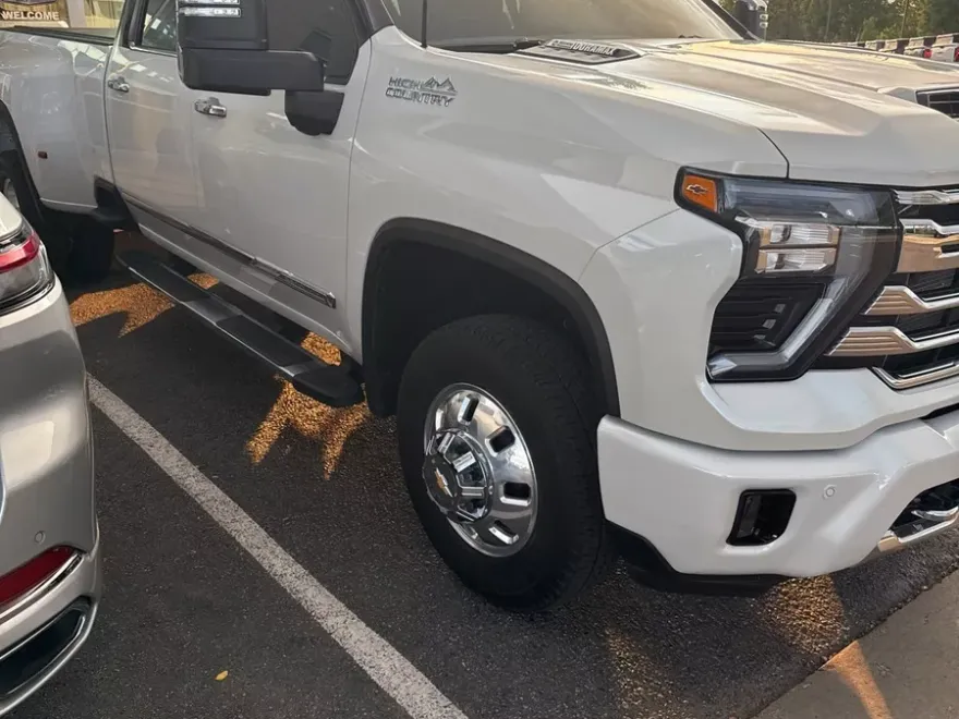 2024 Chevrolet Silverado 3500HD High Country photo 1
