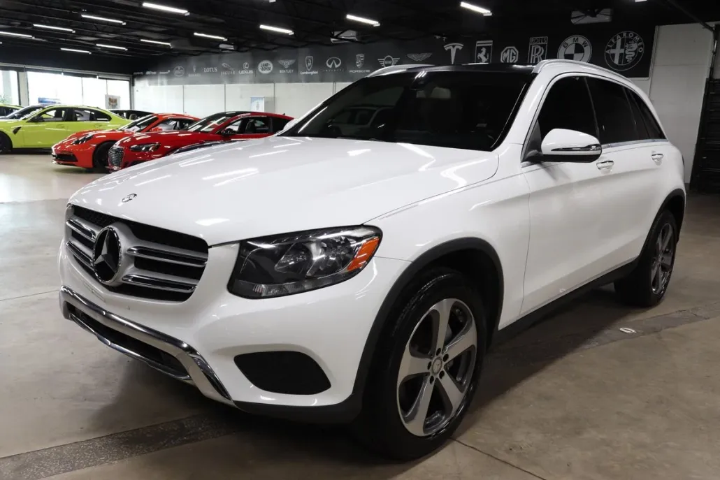 2016 Mercedes Benz GLC 300 photo 1