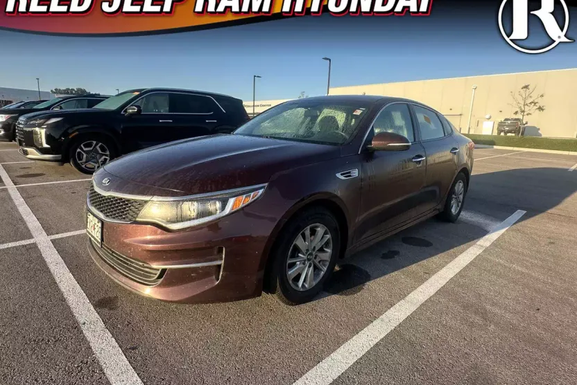 2017 Kia Optima LX photo 1
