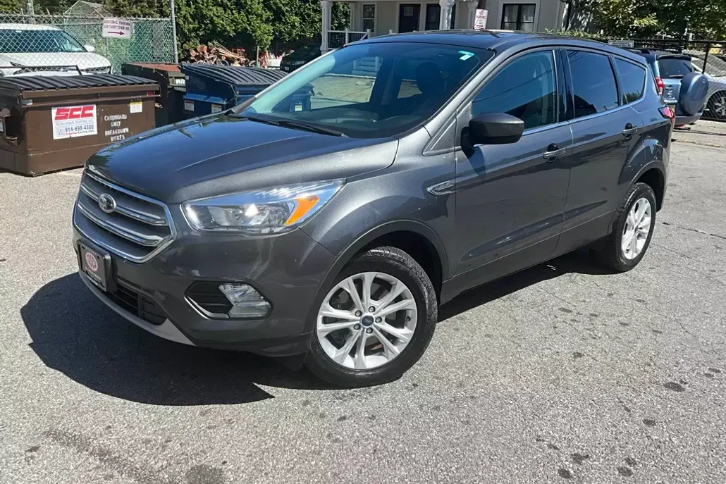 2019 Ford Escape SE photo 1