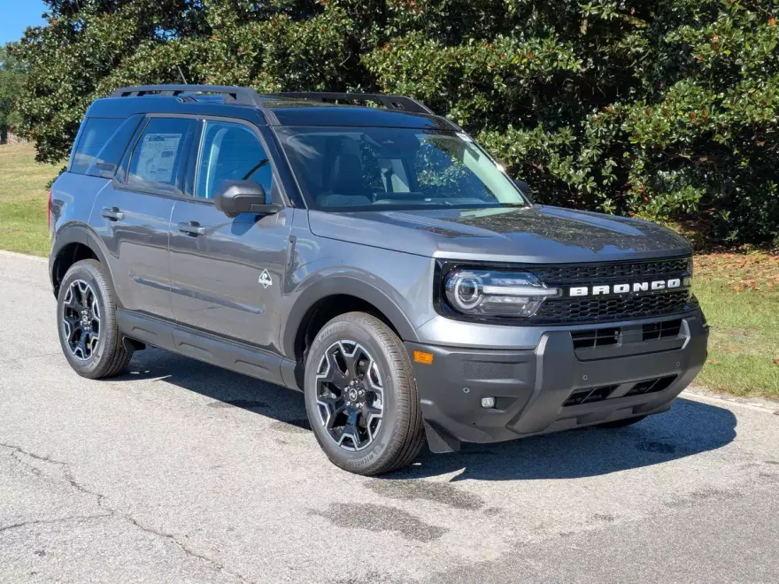 2025 Ford Bronco Sport Outer Banks photo 1