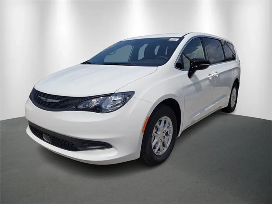 2026 Chrysler Voyager LX photo 1