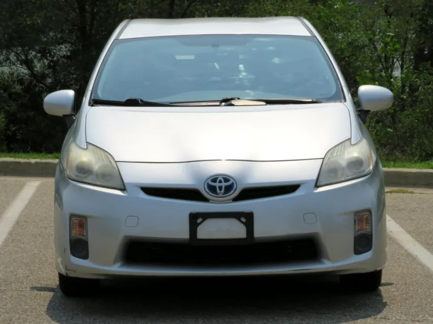 2010 Toyota Prius photo 1