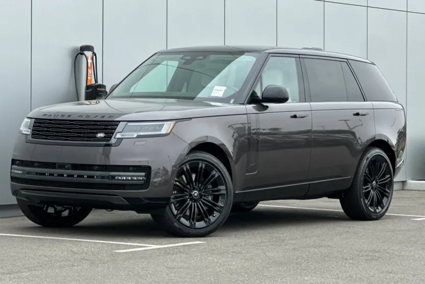2025 Land Rover Range Rover SE photo 1