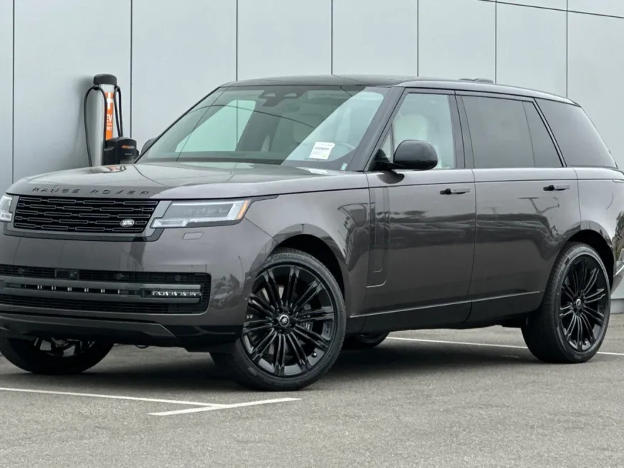 2025 Land Rover Range Rover SE photo 1
