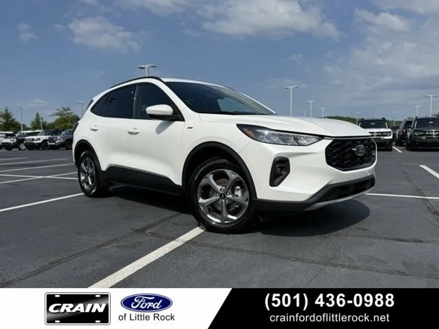 2025 Ford Escape Hybrid ST-Line Select photo 1