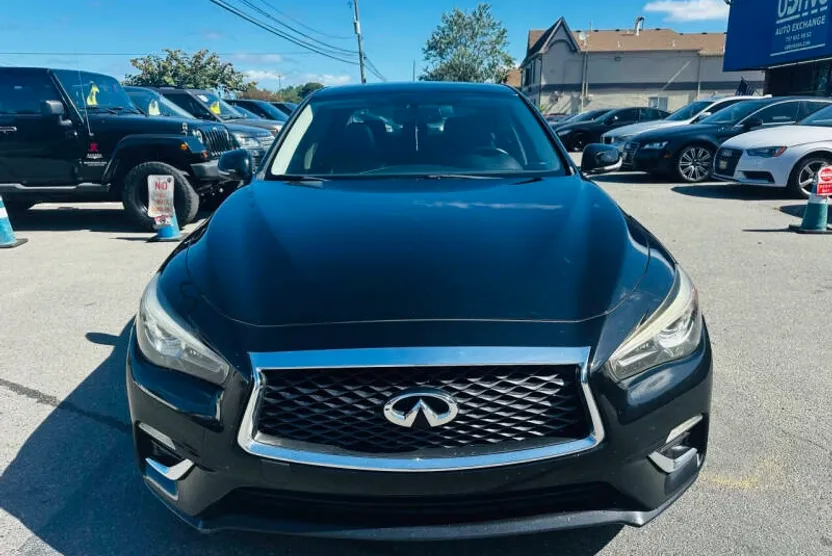 2018 Infiniti Q50 3.0t LUXE photo 1