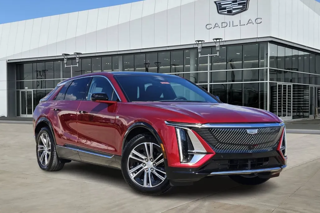 2025 Cadillac Lyriq Luxury photo 1
