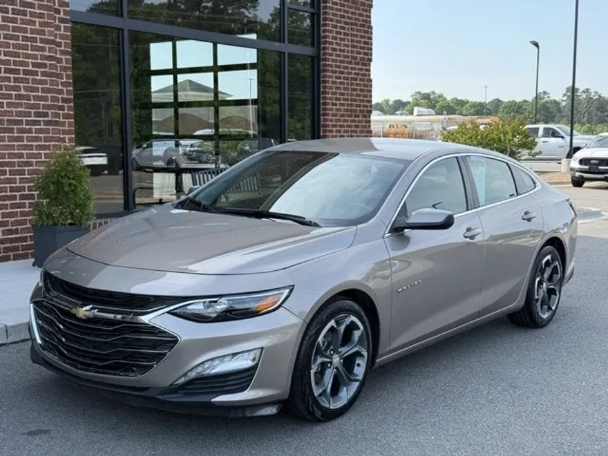 2022 Chevrolet Malibu 1LT photo 1