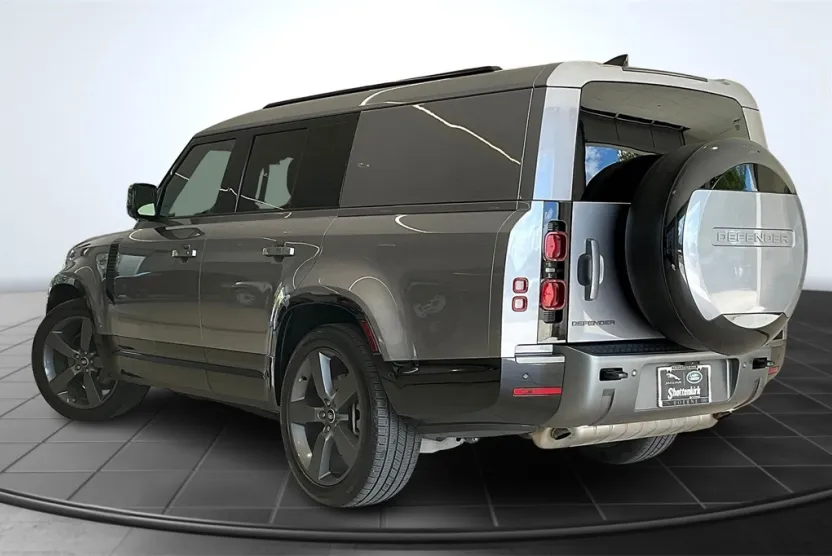 2024 Land Rover Defender 130 Outbound photo 1