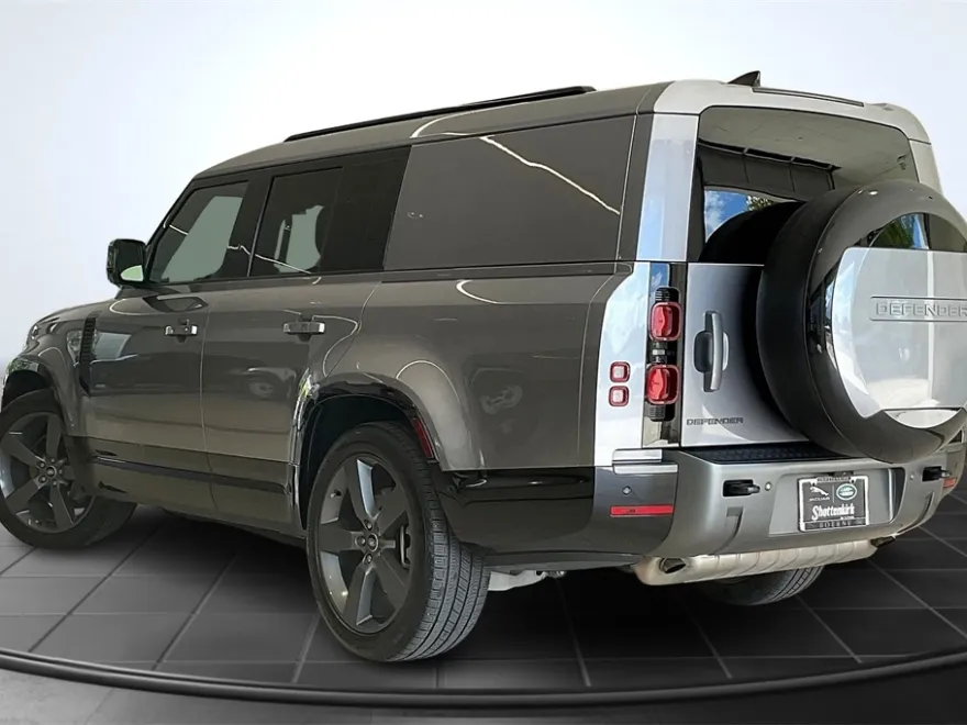 2024 Land Rover Defender 130 Outbound photo 1