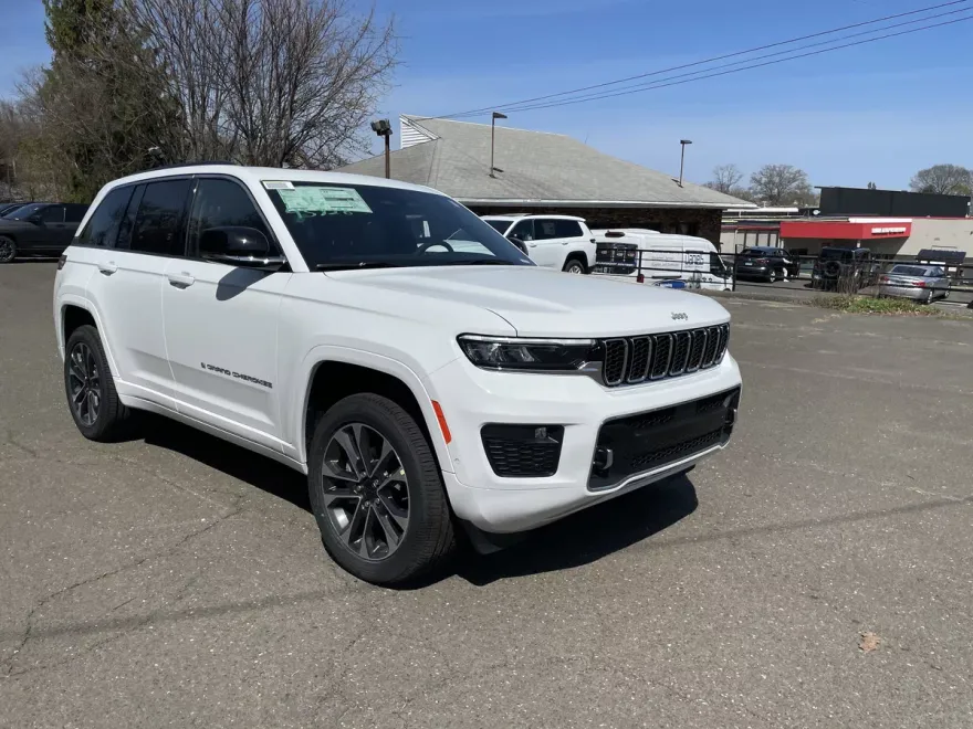 2025 Jeep Grand Cherokee Overland photo 1