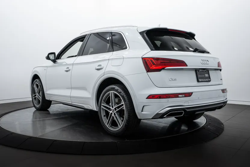 2023 Audi Q5 S line Premium photo 1