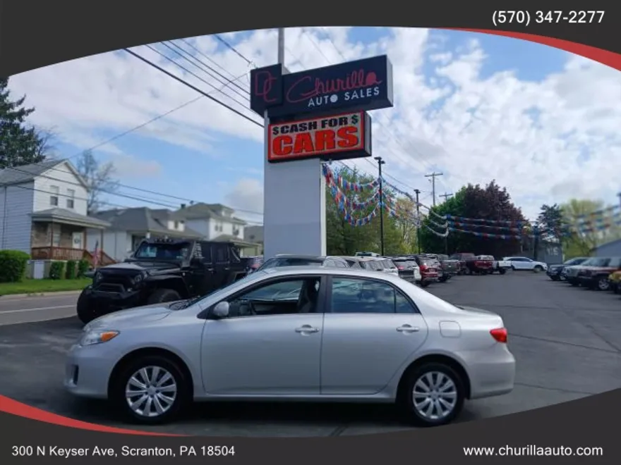 2013 Toyota Corolla LE photo 1