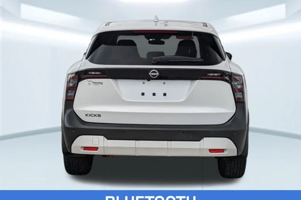 2025 Nissan Kicks SV photo 1