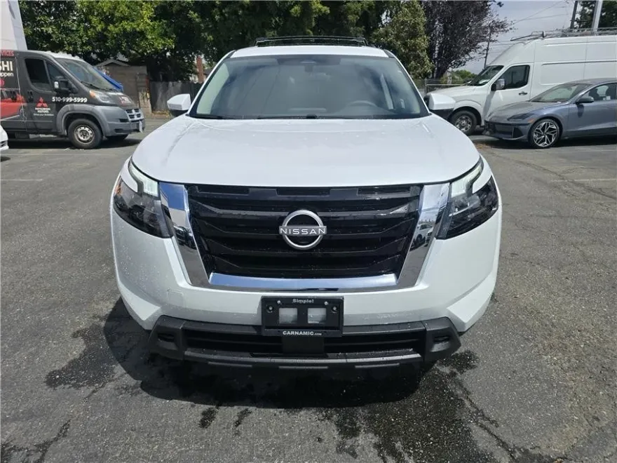 2025 Nissan Pathfinder SV photo 1