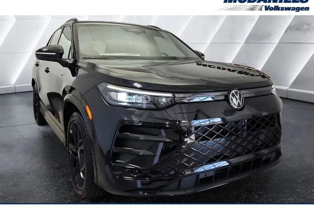 2025 Volkswagen Tiguan SE R-Line Black photo 1