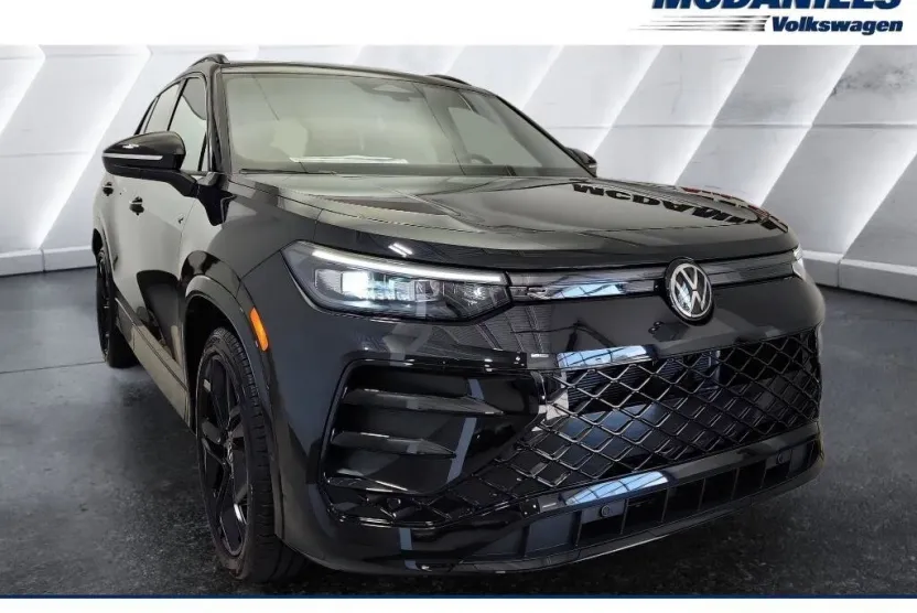 2025 Volkswagen Tiguan SE R-Line Black photo 1