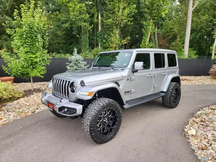 2021 Jeep Wrangler Unlimited Sahara photo 1