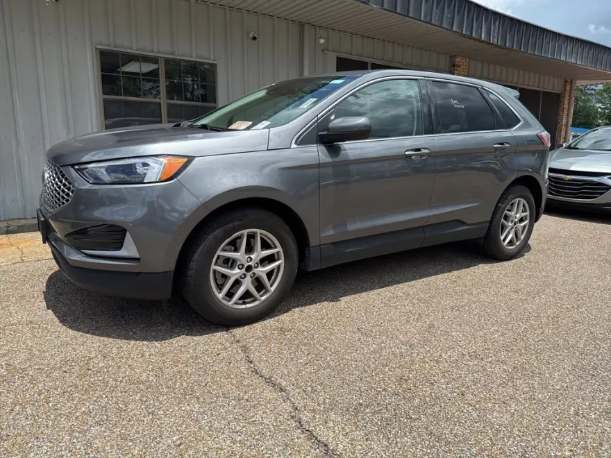 2024 Ford Edge SEL photo 1