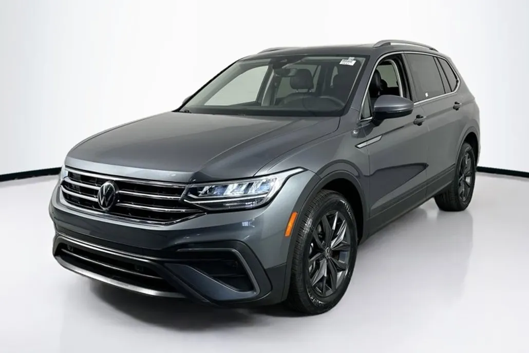 2022 Volkswagen Tiguan SE photo 1