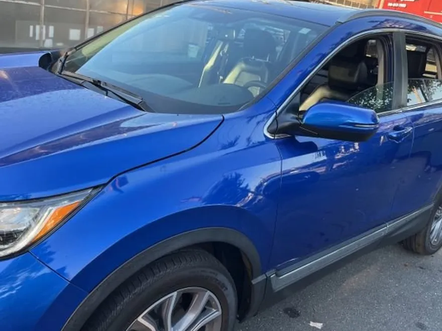 2022 Honda CR-V Touring photo 1