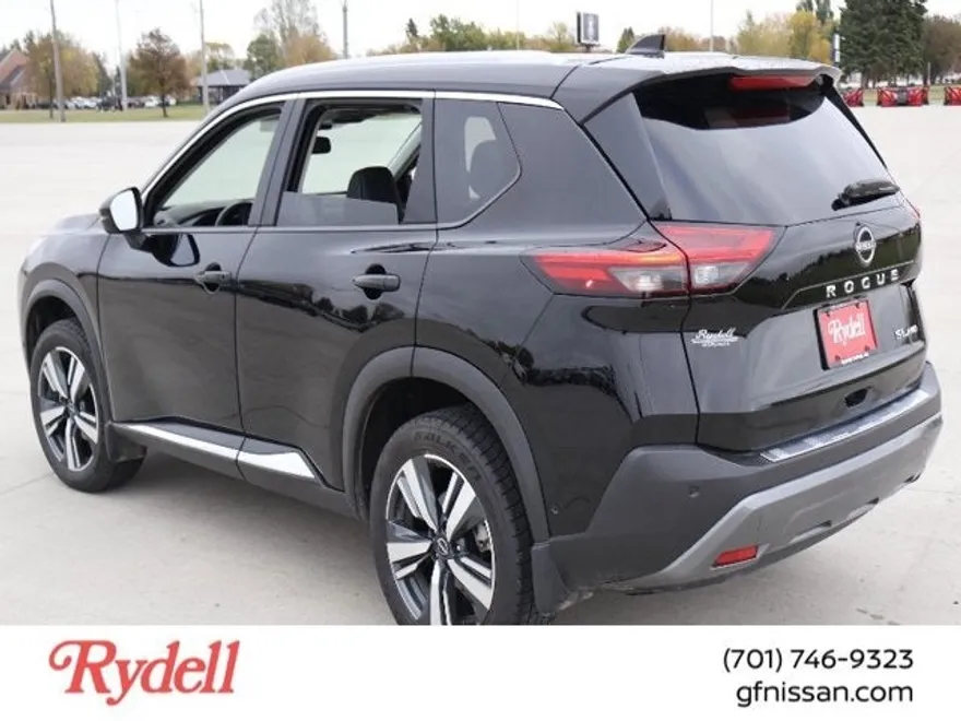 2023 Nissan Rogue SL photo 1