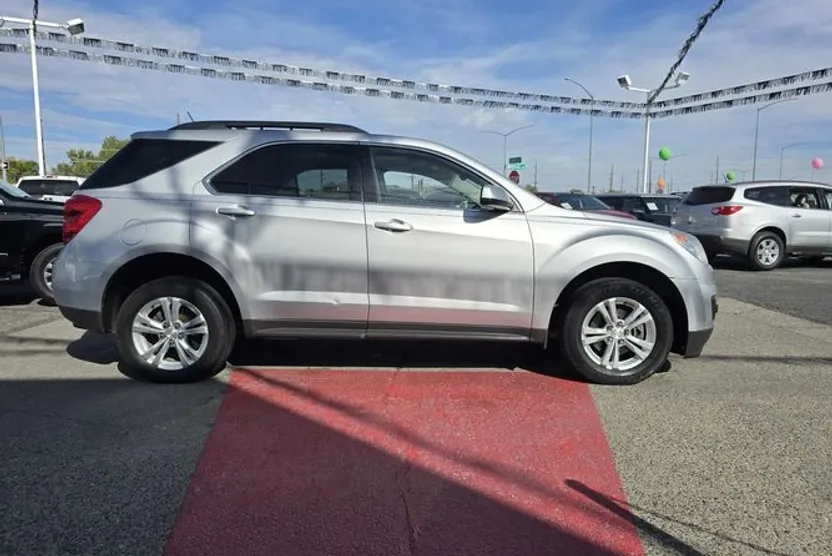 2019 Chevrolet Equinox LT photo 1