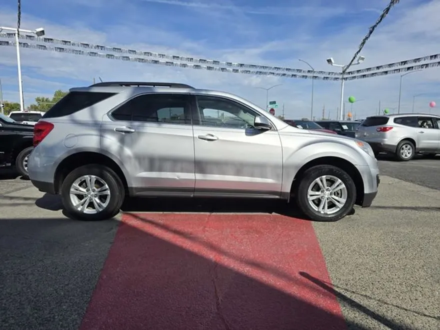 2019 Chevrolet Equinox LT photo 1