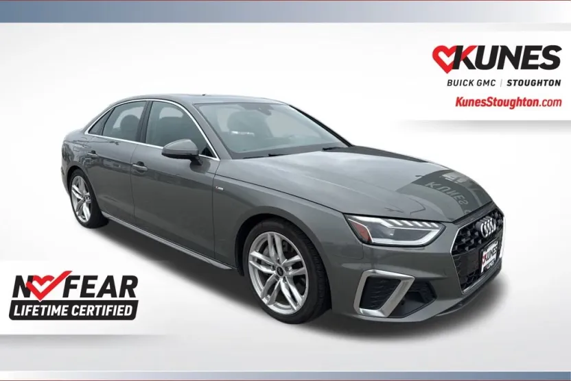 2023 Audi A4 45 S line Premium Plus Quattro photo 1