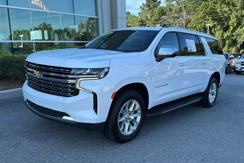 2024 Chevrolet Suburban Premier photo 1