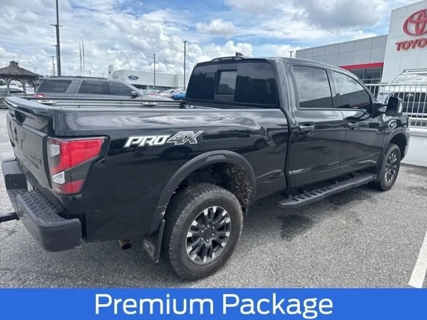 2024 Nissan Titan PRO-4X photo 1