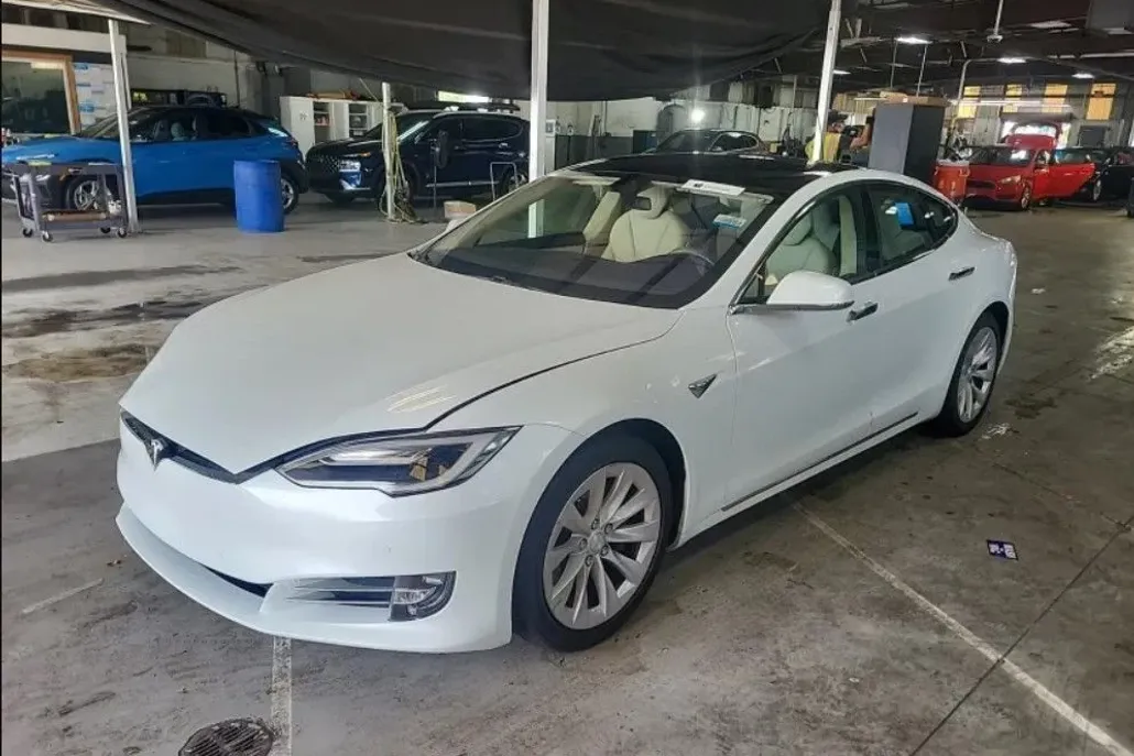 2017 Tesla Model S 75D photo 1